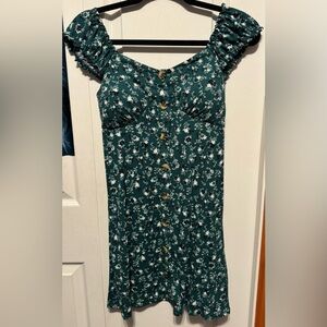 Floral green dress with ruffle sleeves